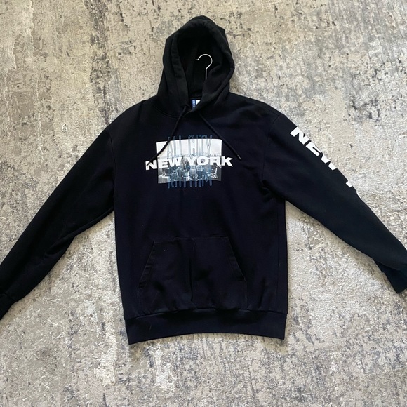 New York Hoodie - Picture 3 of 7